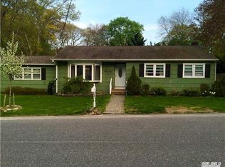 44 Nichols Rd, Huntington Station, NY 11746