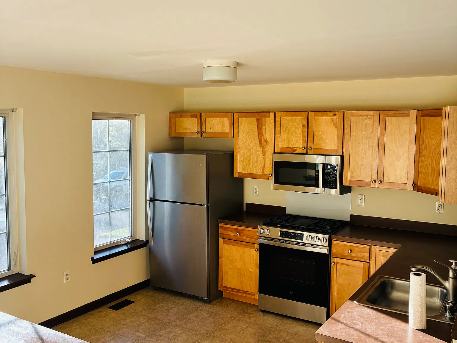 3 bed, 1.5 bath, $2,200 — Photo 4