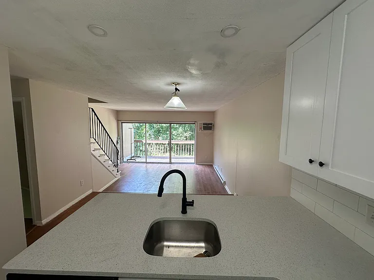201 Baxter Rd #C — Photo 8