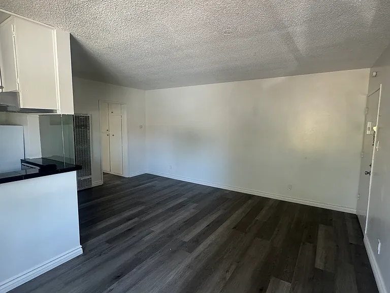 3945 Frances Ave #1 — Photo 3
