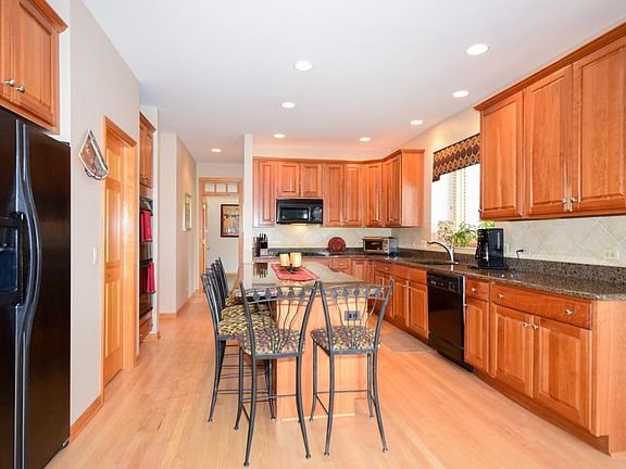 5th image of 1192 Litchfield Ln