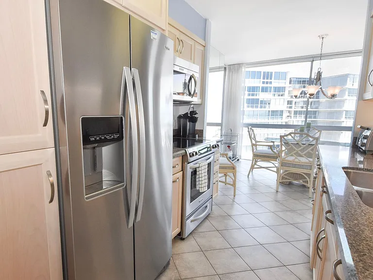 1810 Avenida Del Mundo #1209 — Photo 11