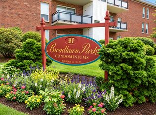 44 Broadlawn Park APT 20, Chestnut Hill, MA 02467