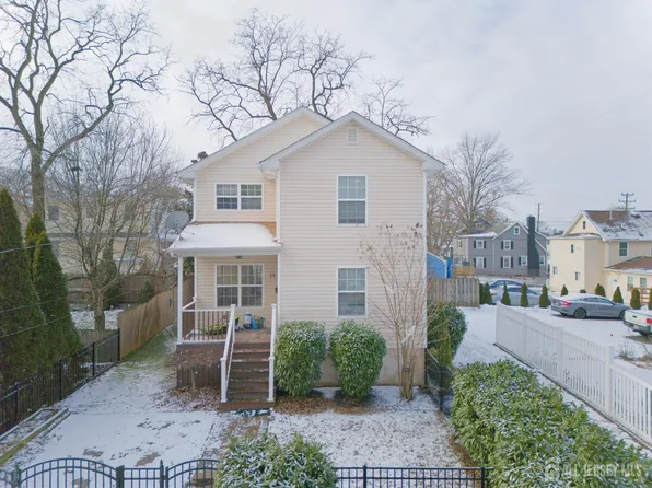 14 Amherst St, Highland Park, NJ 08904