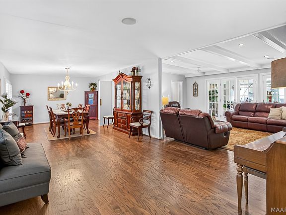 4th image of 3501 Lansdowne Dr