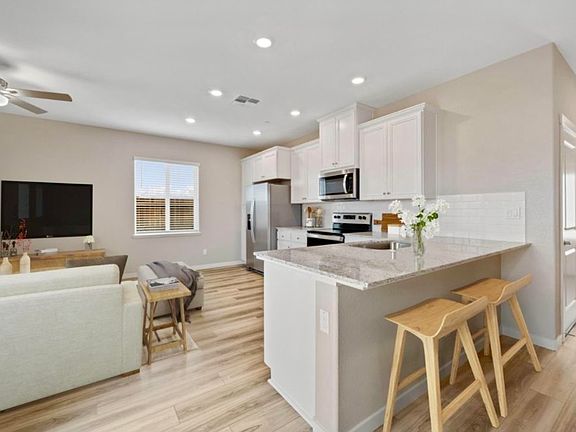 4th image of 2985 Bowery Ln