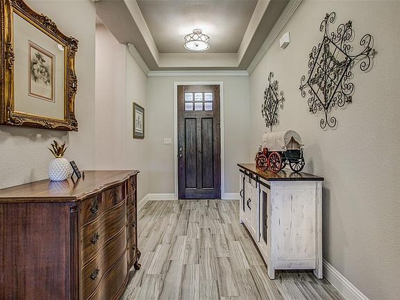4th image of 112 Palisades Cir