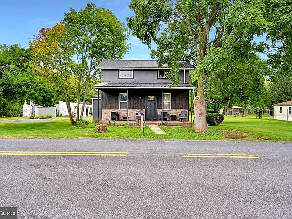3rd image of 1443 Railroad Rd