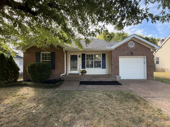 365 N Birchwood Dr, Hendersonville, TN 37075