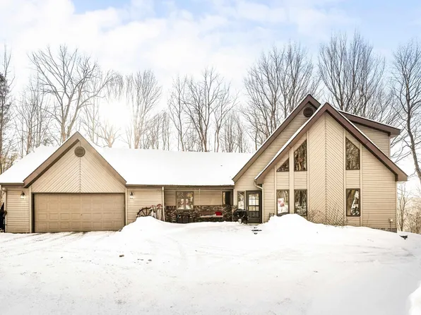 4750 Mary Lane Dr, Hermantown, MN 55811