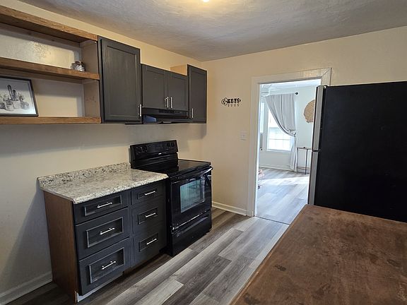 5th image of 312 E Palmer Ave