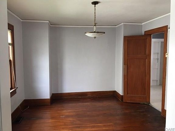 4th image of 68 E Beechwood Ave
