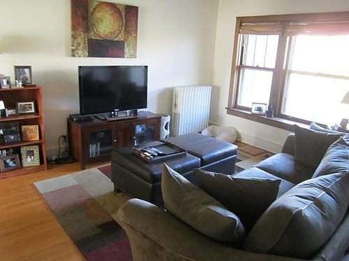 1st image of 1059 W Ardmore Ave