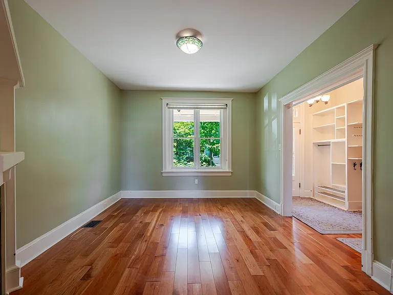 1234 E St NE — Photo 29
