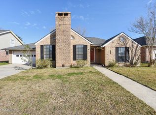 302 Wallingsford Cir, Youngsville, LA 70592