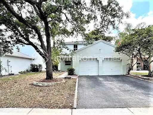 260 NW 207th Way — Photo 1