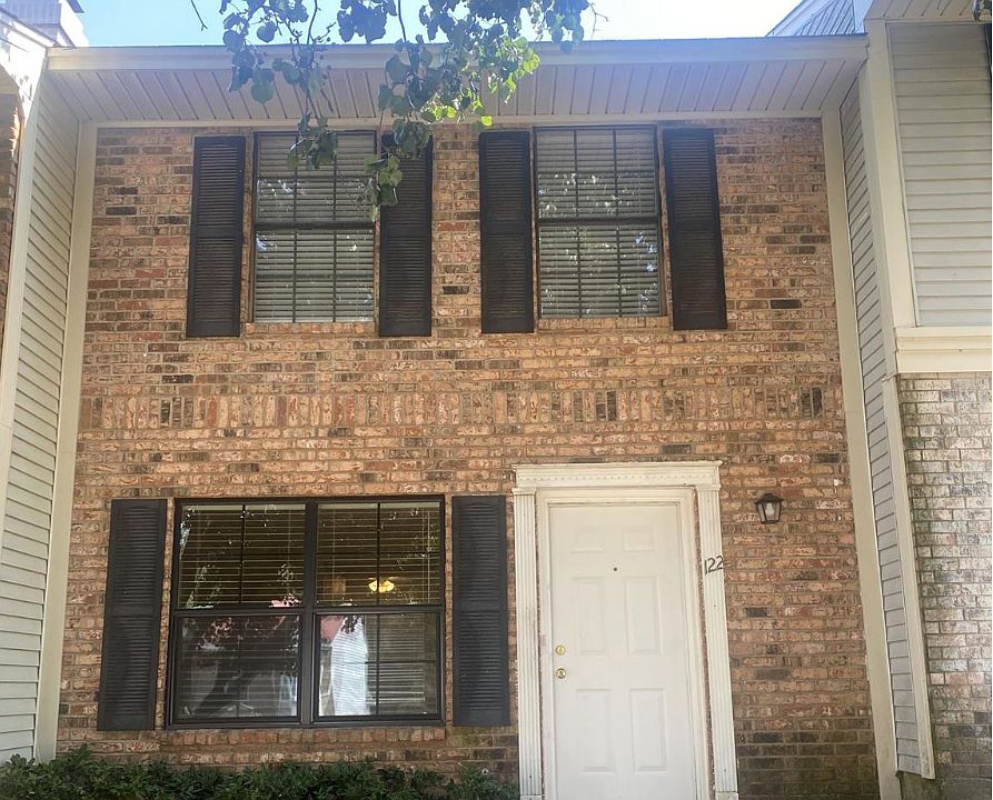 1st image of 122 Wellington Pl #122