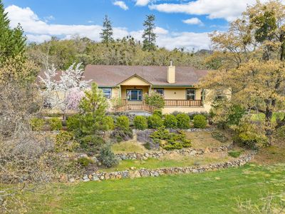 240 Mina Ln, Grants Pass, OR, 97526