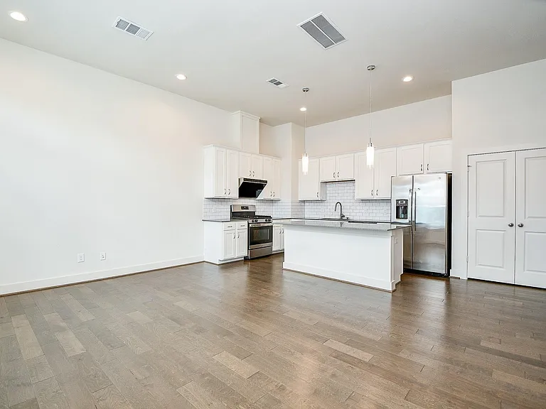 9444 Kerrwood Ln — Photo 6