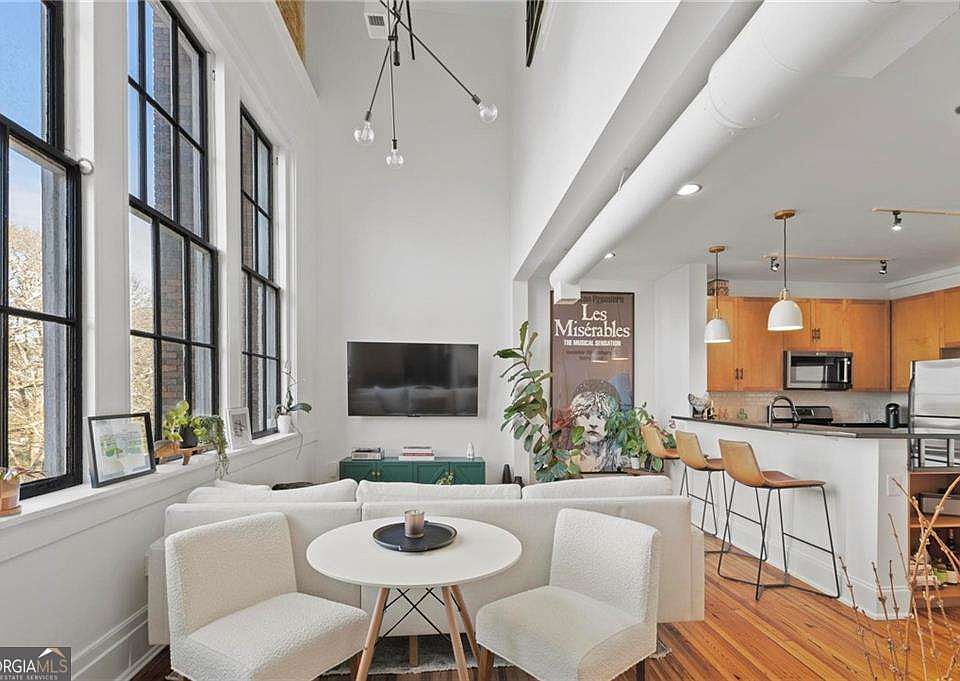 1st image of 978 North Ave NE APT 303