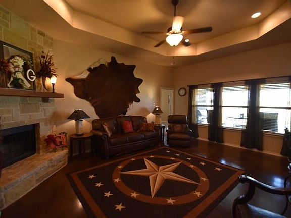 4th image of 385 Summerfield Ln
