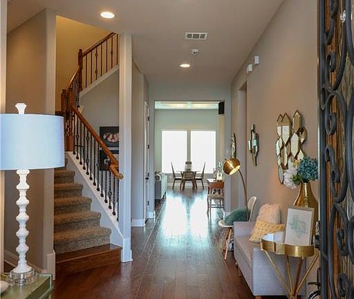 4th image of 2217 Cactus Valley Dr