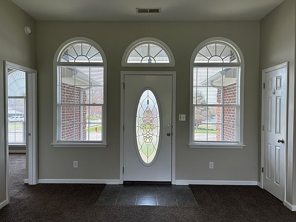 2nd image of 200 Weil Ln #2