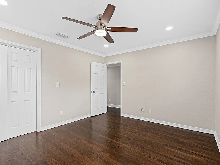 400 E Grant St — Photo 23