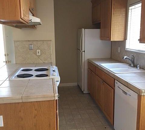 4th image of 361 N 1st St APT 4