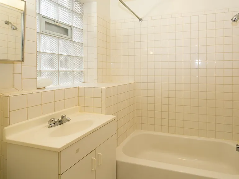 4450 N Sheridan Rd #2 — Photo 16