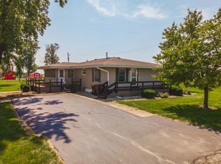 100 Maple St, Wapella, IL 61777