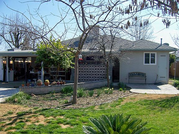 2nd image of 208 E Colonial Dr