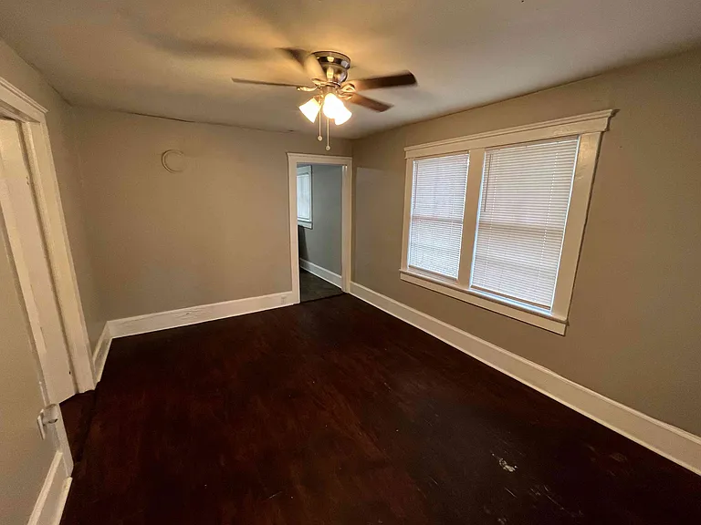 2121 State Ave SW — Photo 5