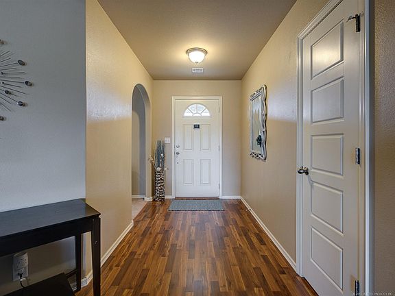 2nd image of 1759 Caddo St