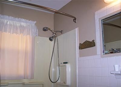 3rd image of 2030 Brownlee Ave