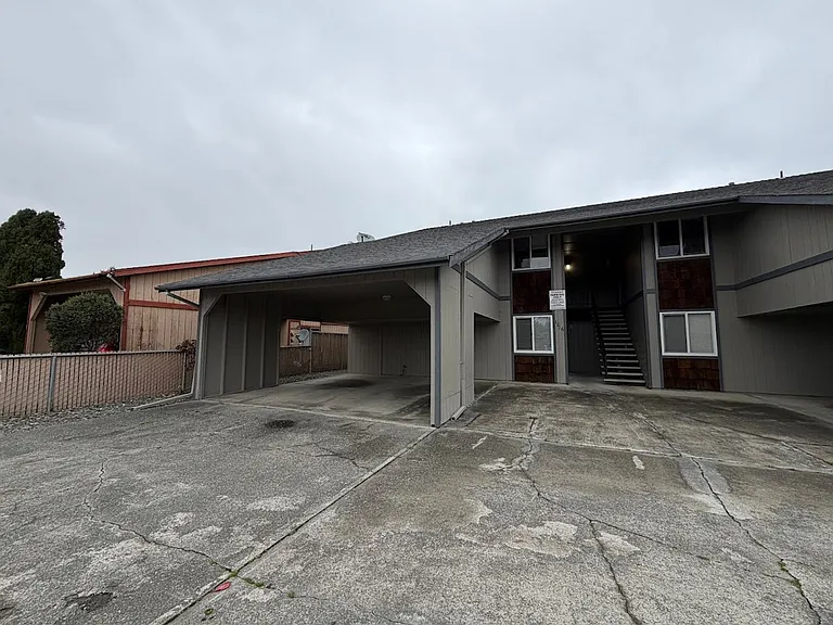 1016 Loni Dr — Photo 34