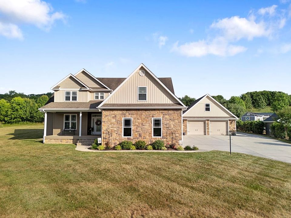 1st image of 22481 Avenue Ln