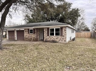 1318 Pine Ln, Port Neches, TX 77651