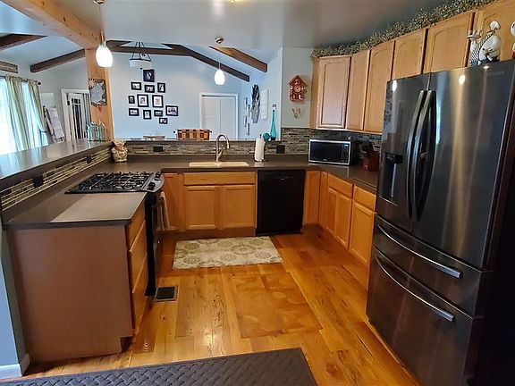 3rd image of 511 Albany Ave