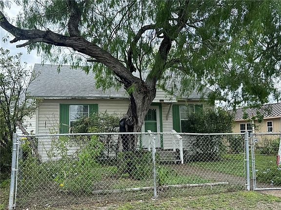 4th image of 635 Victoria Ave