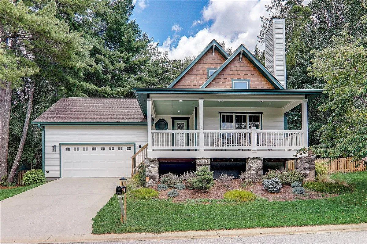11 Oakhaven Ter — Photo 1