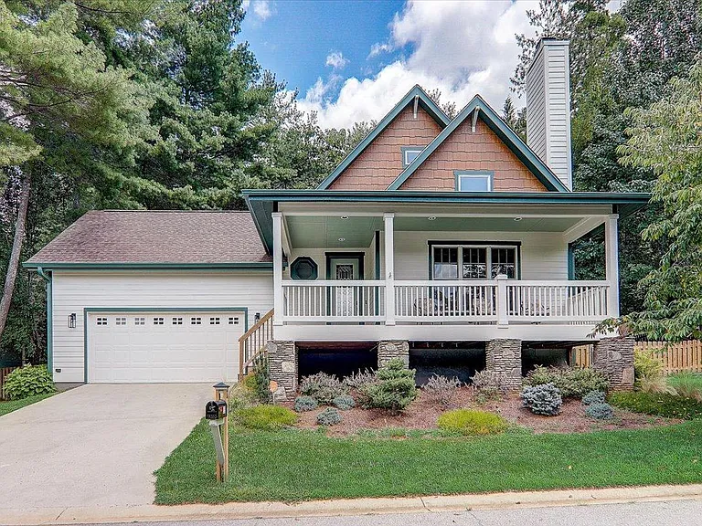 11 Oakhaven Ter — Photo 1