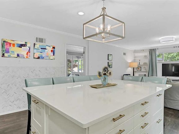 5th image of 8006 Tremont Circle Dr