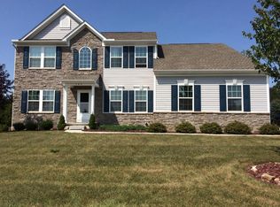 104 York Gate Dr, Pataskala, OH 43062