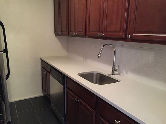 5th image of 77 Clarkson Ave