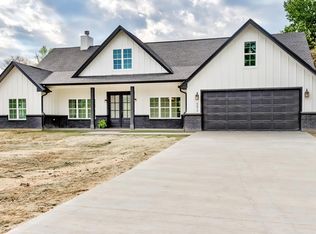 292 Stapper St, Bridge City, TX 77611