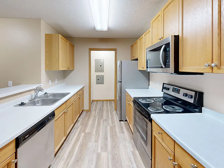 Dakota Park Apartments — Photo 13