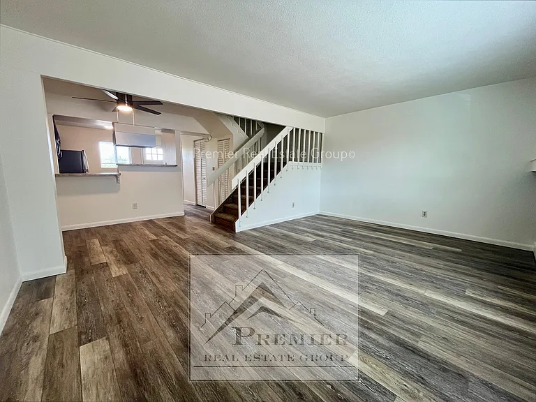 2433 Cherokee Park Pl — Photo 2