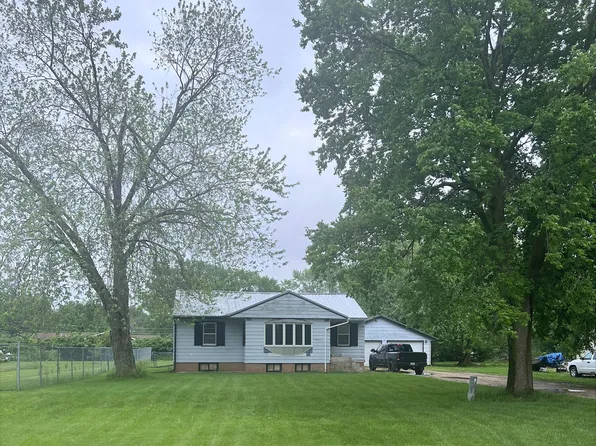 24815 Como Rd, Sterling, IL 61081