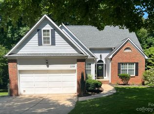 2208 Tanfield Dr, Matthews, NC 28105
